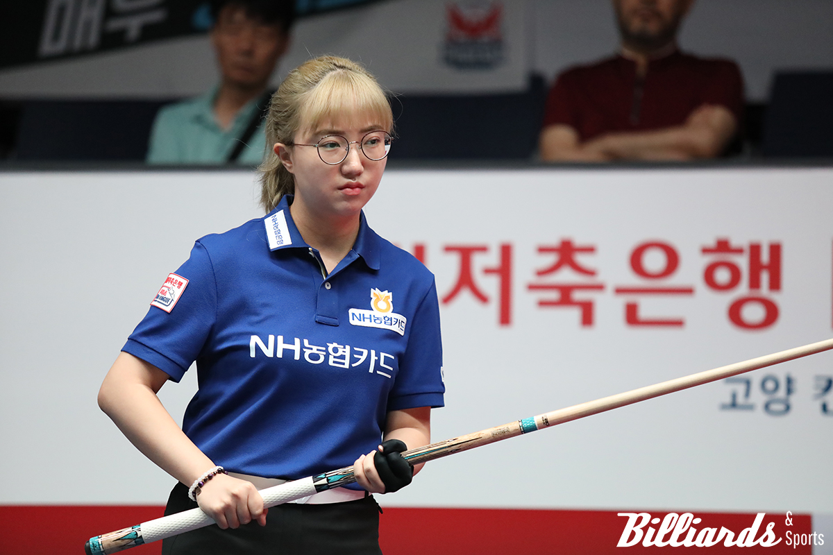 6세트 여자단식에서 한지은(에스와이)을 1점 차로 꺾고 승부를 3-3으로 되돌린 황민지(NH농협카드).