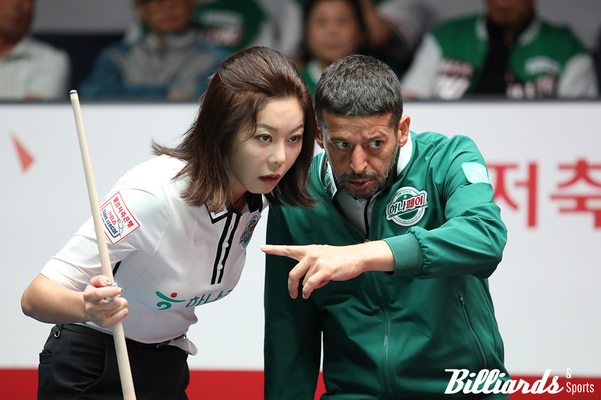 크라운해태를 꺾고 4연승을 올린 하나카드가 승점 14를 모으고 SK렌터카와 동점을 기록했다. 사진은 하나카드의 김가영과 무라트 나지 초클루. 사진=고양/이용휘 기자