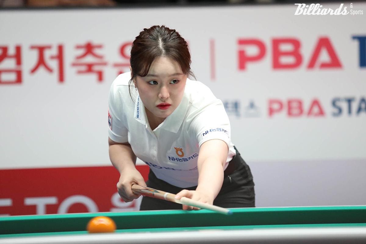 6세트 여자단식에서 김다희와 대결하는 NH농협카드 김보미.