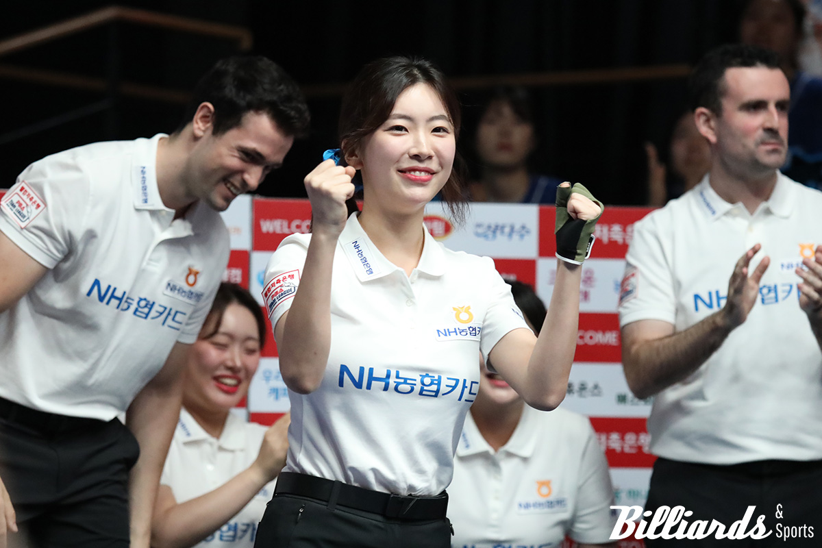 NH농협카드가 하이원리조트의 6연승을 막았다. 특히 사진의 정수빈(NH농협카드)은 조재호와 4세트에 출전해 '불패'를 기록하고 있는 하이원리조트의 이충복-전지우를 꺾고 승리에 기여했다. 사진=고양/이용휘 기자