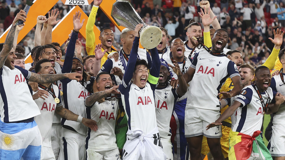 유럽축구연맹(UEFA) 유로파리그에서 우승한 토트넘과 손흥민.  사진=토트넘 홋스퍼 제공