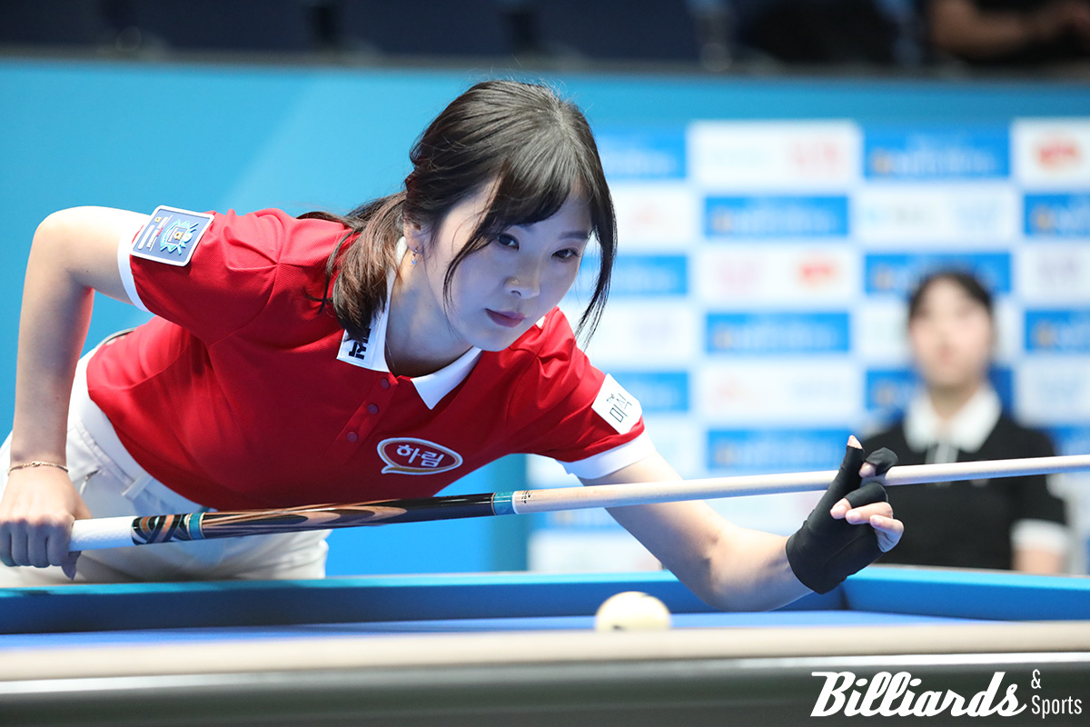 '하림의 맏언니' 김상아도 64강에서 이선영을 꺾고 무사히 32강에 안착했다.