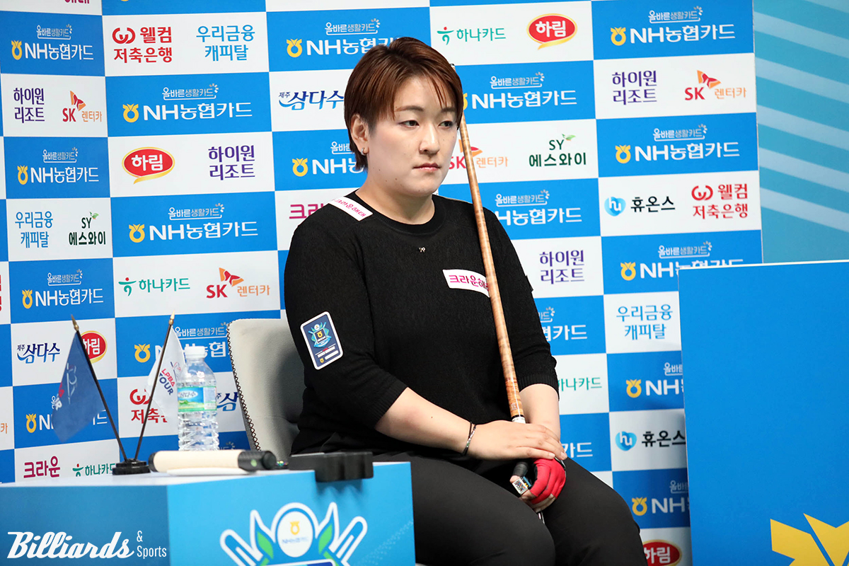 히가시우치는 결정적인 순간에 1적구 판단 실수로 어려운 코스를 선택하면서 아쉽게 3세트를 내줬다. 