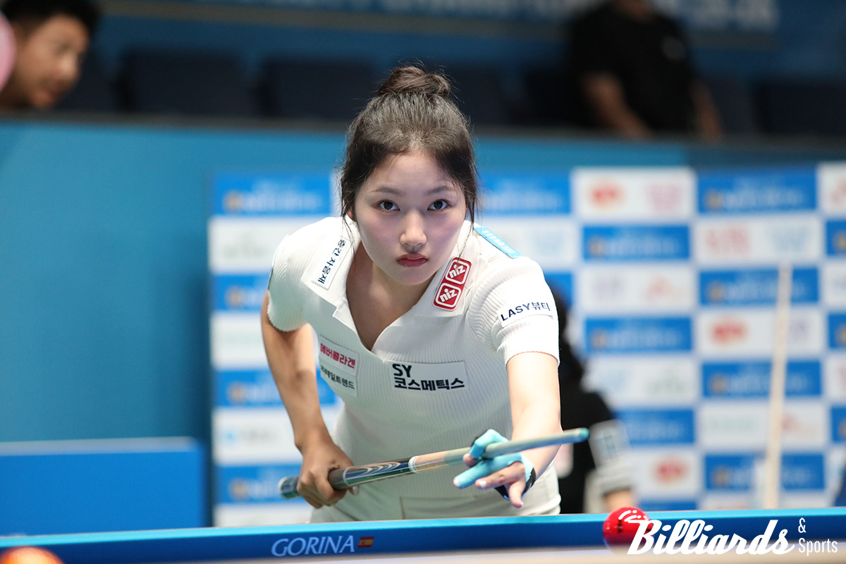 최혜미를 세트스코어 3-0으로 꺾고 16강에 오른 한지은