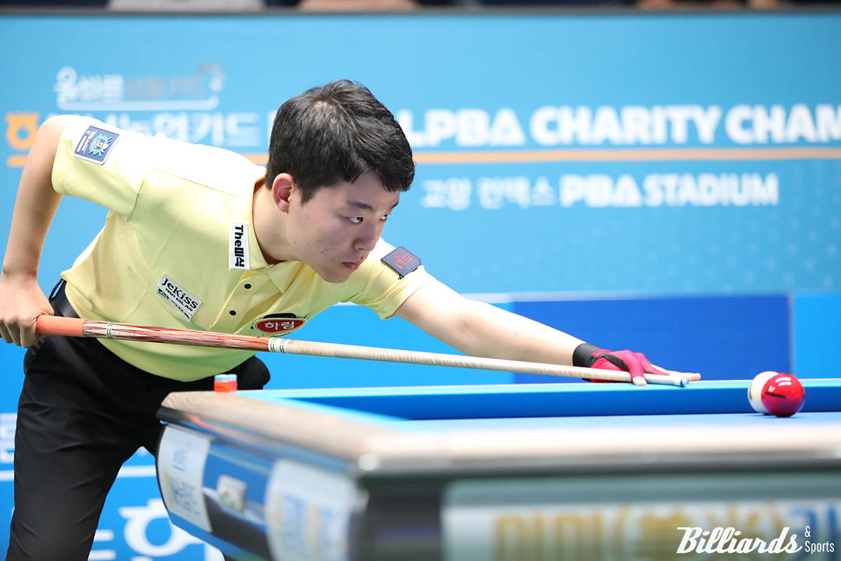 김영원은 세트스코어 1-1에서 3세트를 13:11로 앞섰으나 결정적인 순간에 뒤돌리기 대회전이 아슬아슬 빗나갔다.