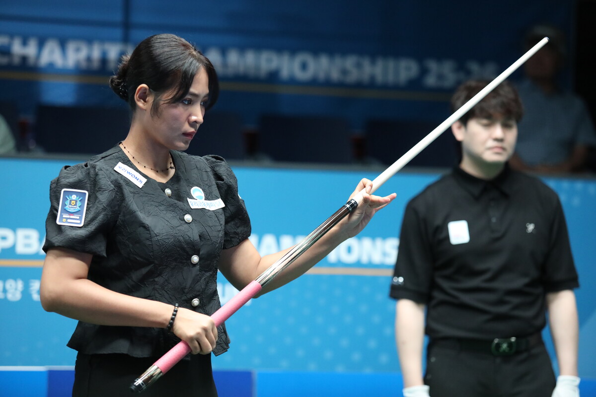 16강전에서 김예은과 대결하고 있는 스롱 피아비.