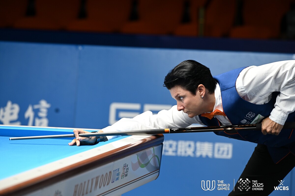 준결승에서 클롬펜하우어는 애버리지 2.083을 기록하며 샬럿 쇠렌센(덴마크)을 꺾고 결승에 선착했다.