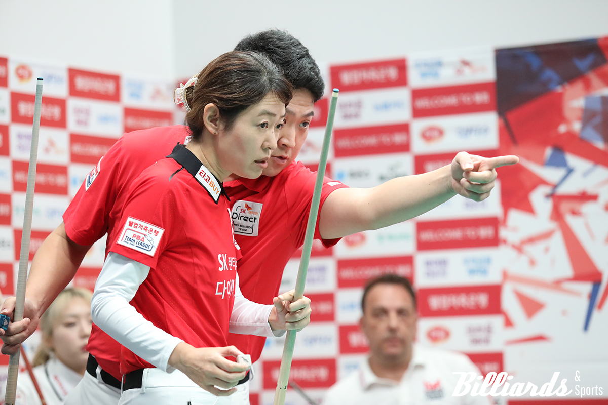 4세트를 만회하며 추격을 시작한 SK렌터카의 조건휘-히다 오리에.