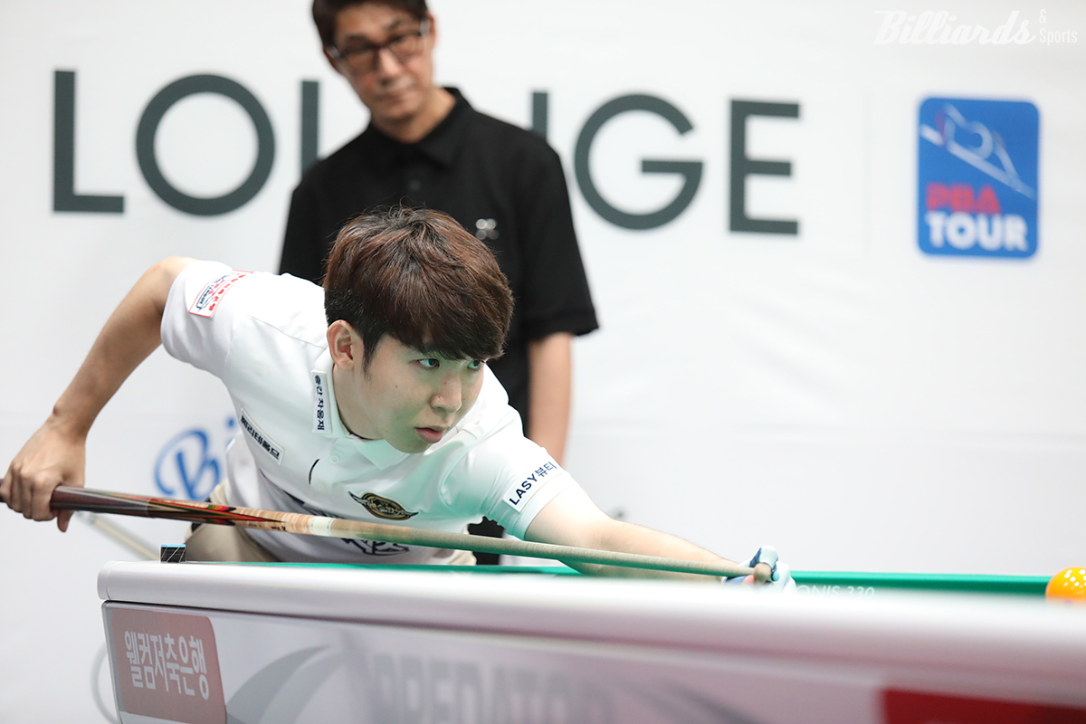 3세트에서 조재호(NH농협카드)를 꺾어 세트스코어 3-0을 만든 모리 유스케(에스와이).