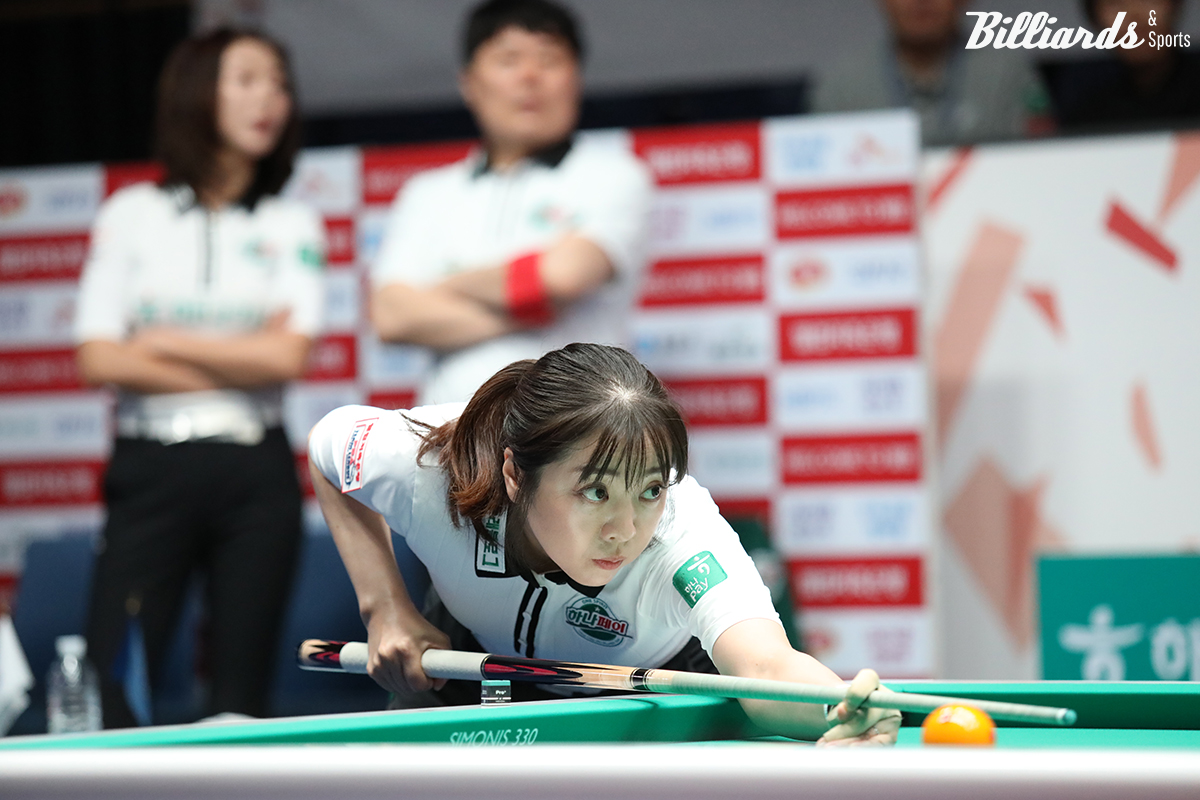 2세트 여자복식에서 승리한 사카이 아야코(하나카드).