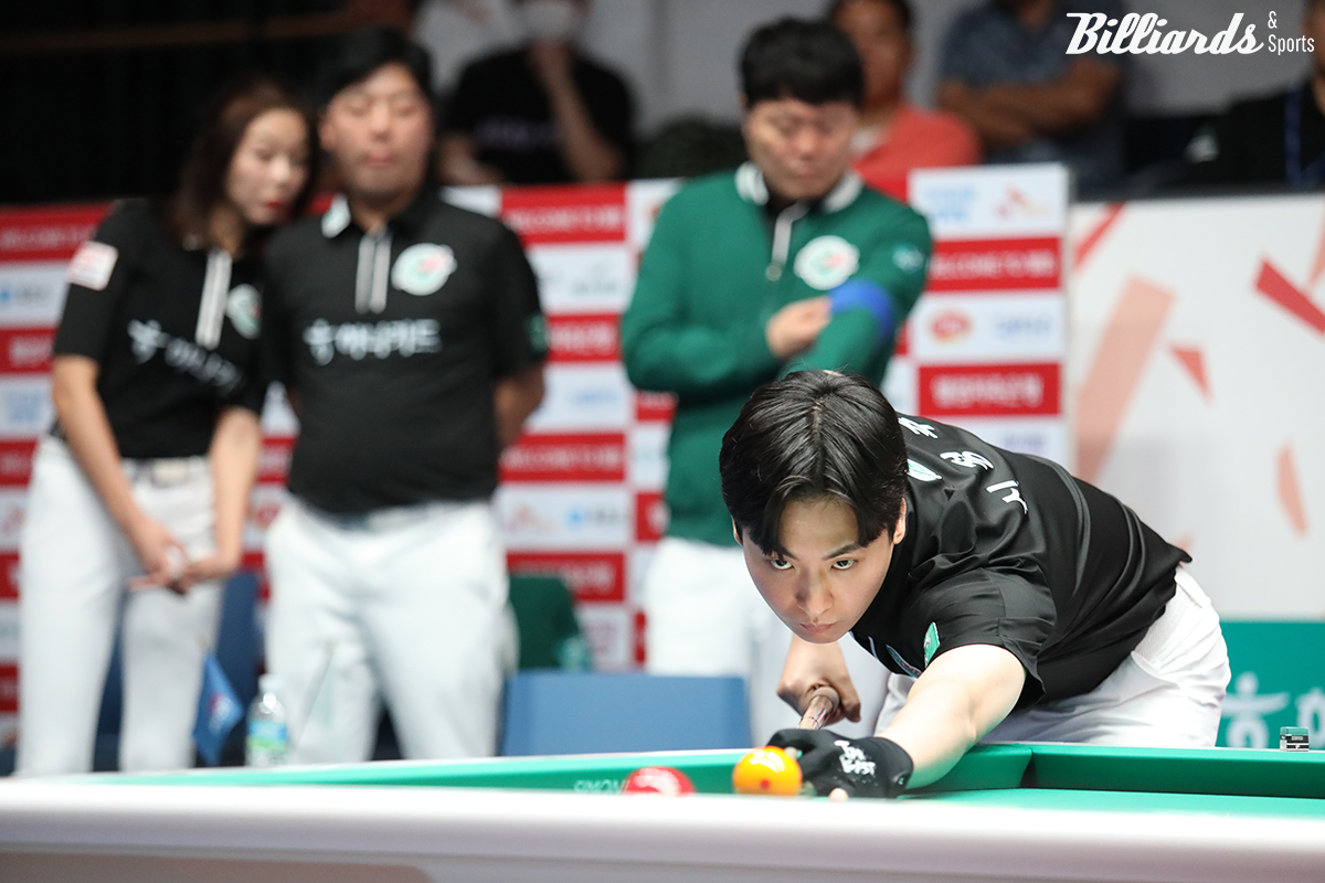 하나카드가 신정주의 하이런 14점타와 혼합복식 김병호-김진아의 하이런 8점 등 장타에 힘입어 크라운해태를 4-2로 누르며 승리했다.  사진=고양/이용휘 기자