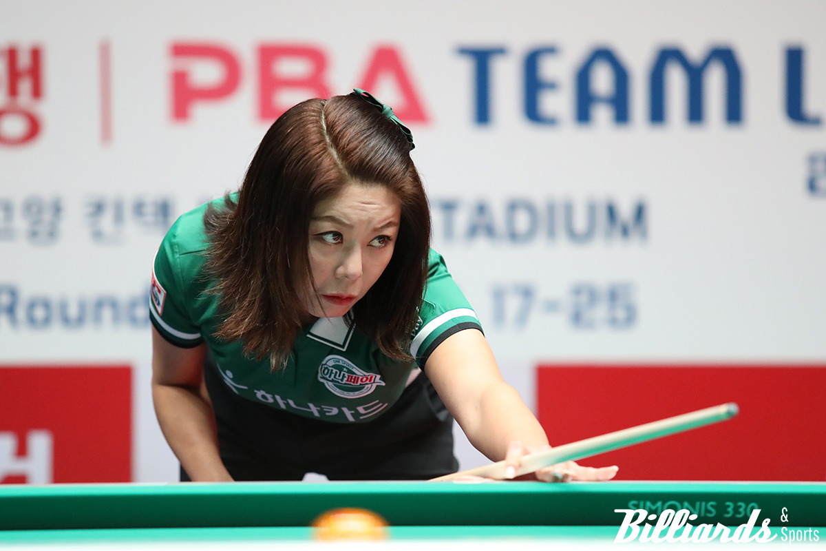 2세트와 6세트 승리를 거둔 김가영(하나카드)