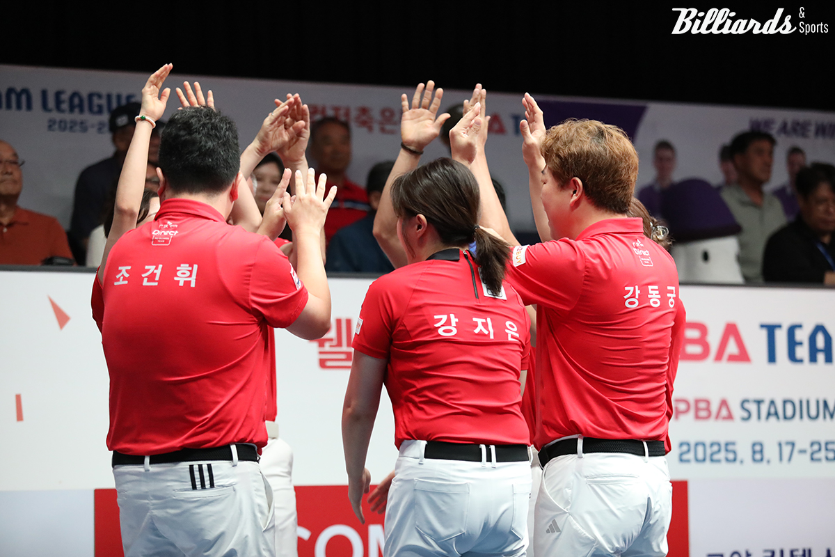 화이팅을 외치는 SK렌터카 선수들.