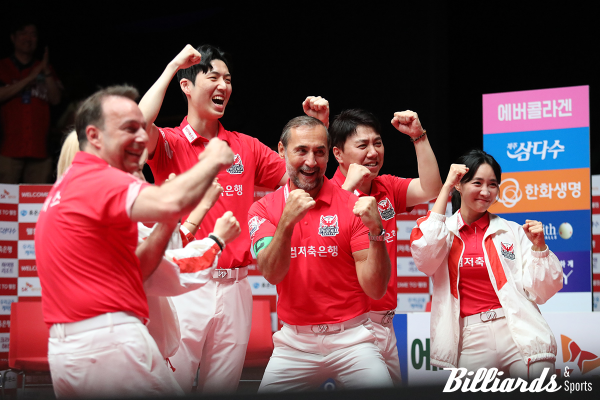 '야인시대 세리머니'로 우승을 축하하는 웰컴저축은행. 사진=고양/이용휘 기자