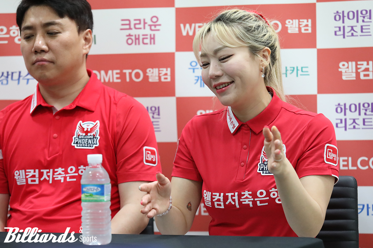 2라운드 우승팀 기자회견에서 질문에 답하고 있는 김예은.