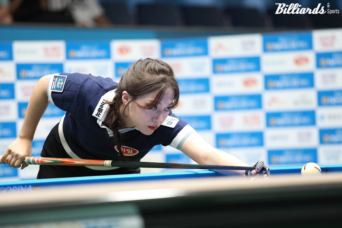 정보윤(하림)은 막판 역전승으로 김도경을 꺾고 64강에 진출했다. 