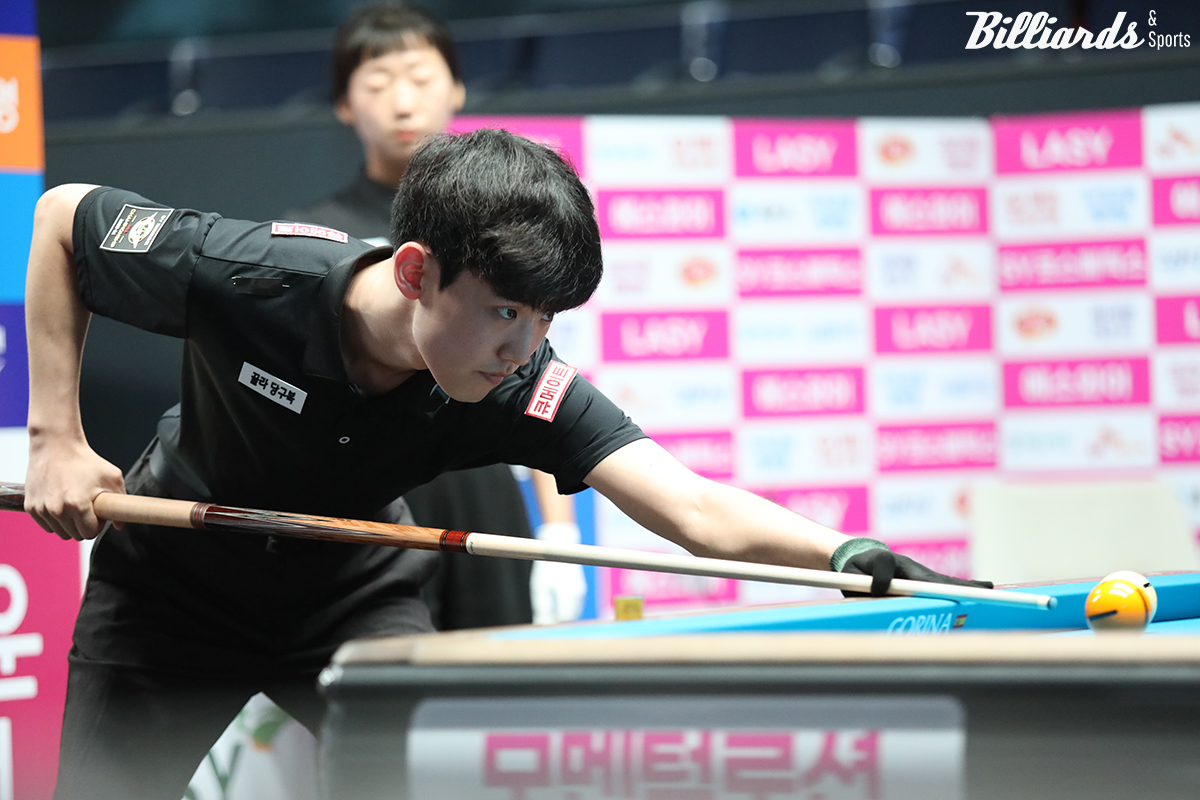 98년생 신예 장대현은 와일드카드로 출전한 5번째 1차 투어에서 엄상필을 꺾고 64강에 진출하는 이변을 연출했다.