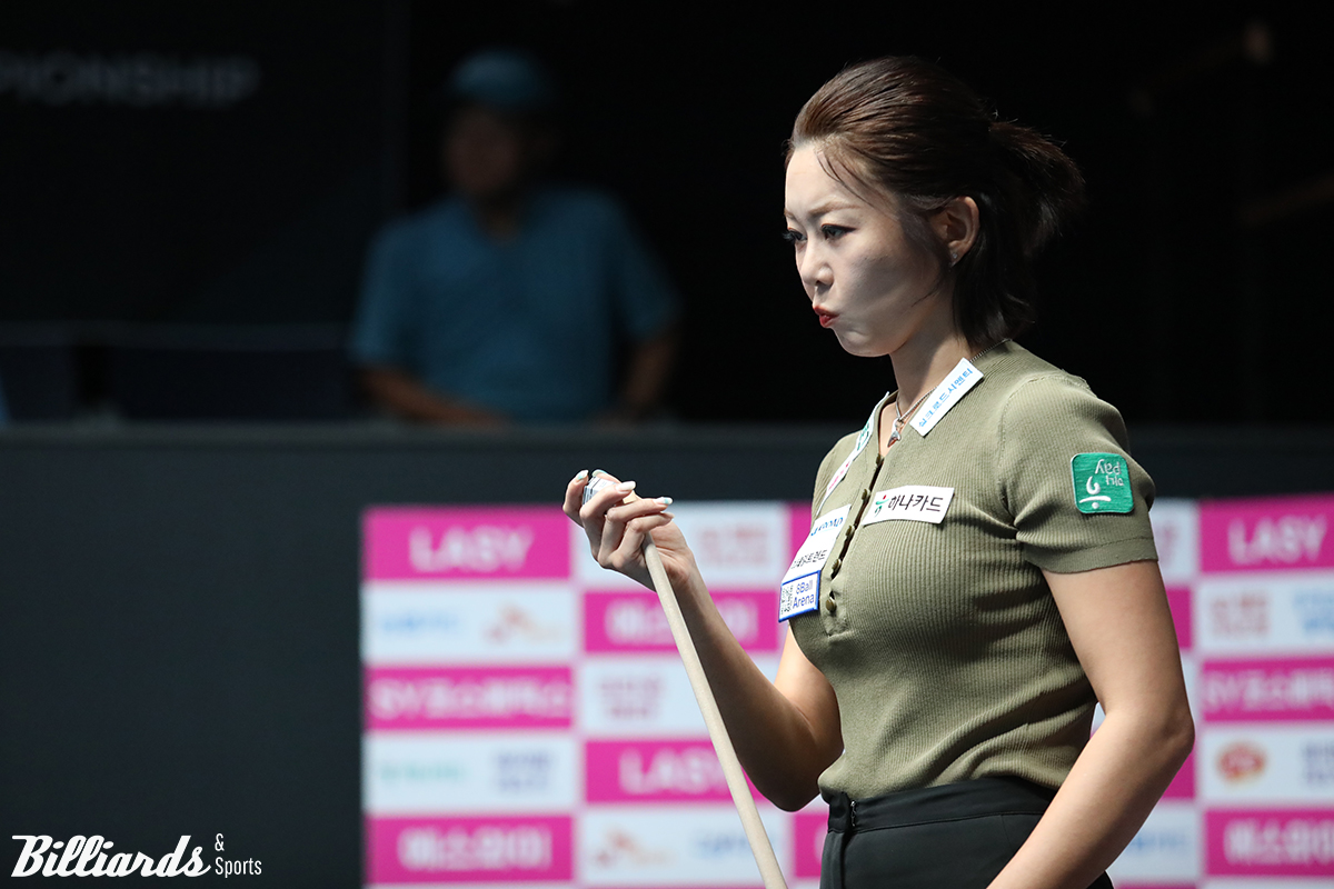 김가영은 3세트 초구에 8점타를 터트리며 균형을 깨트렸다.