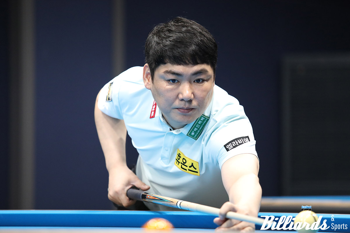 이상대는 조건휘를 꺾고 16강 진출에 성공했다.