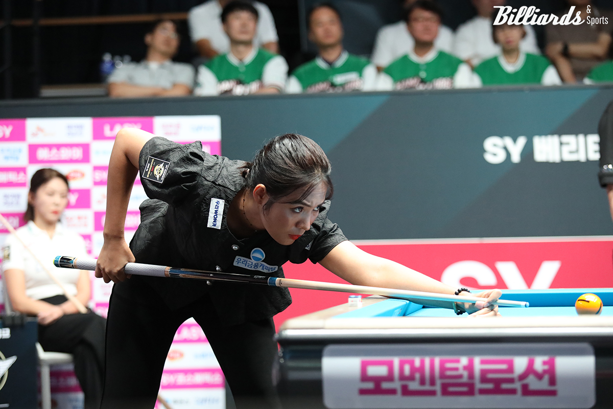 1세트 패배 후 2세트를 승리한 스롱.