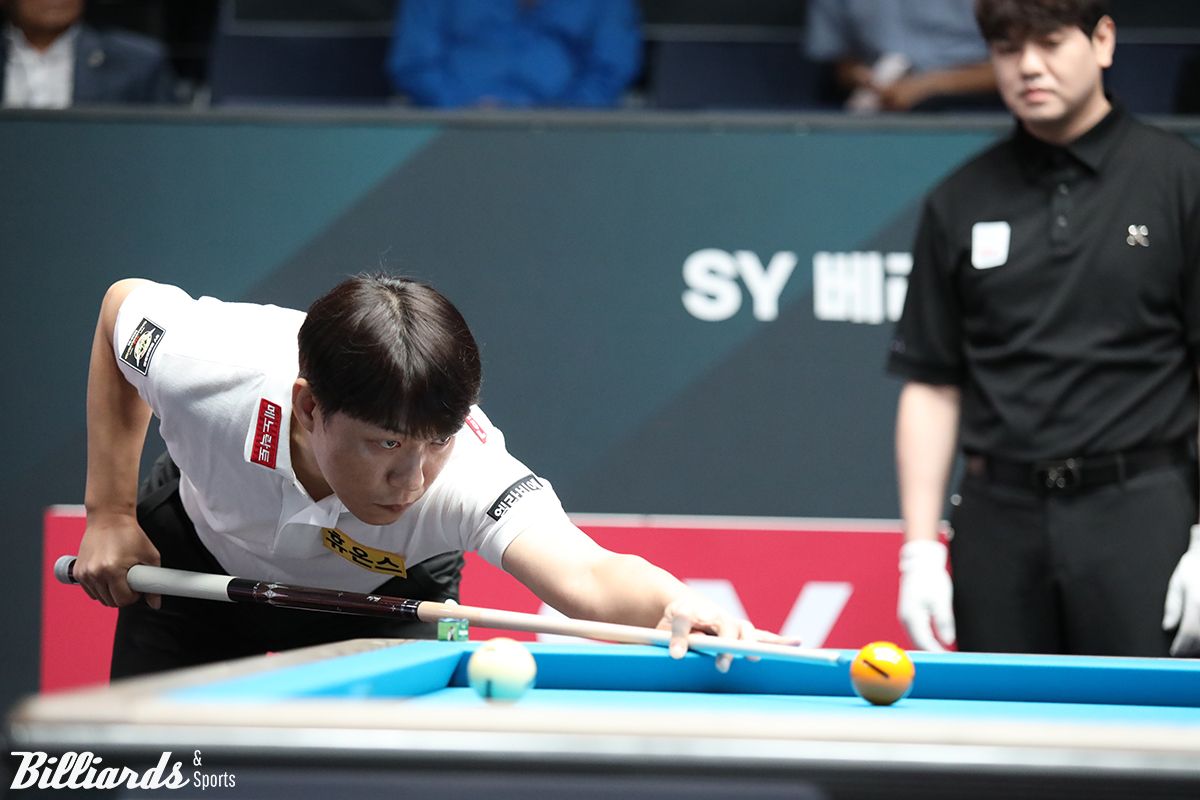 최성원은 2세트부터 뱅크 샷 득점 퍼레이드를 펼치며 세트스코어 3-1로 역전했다.