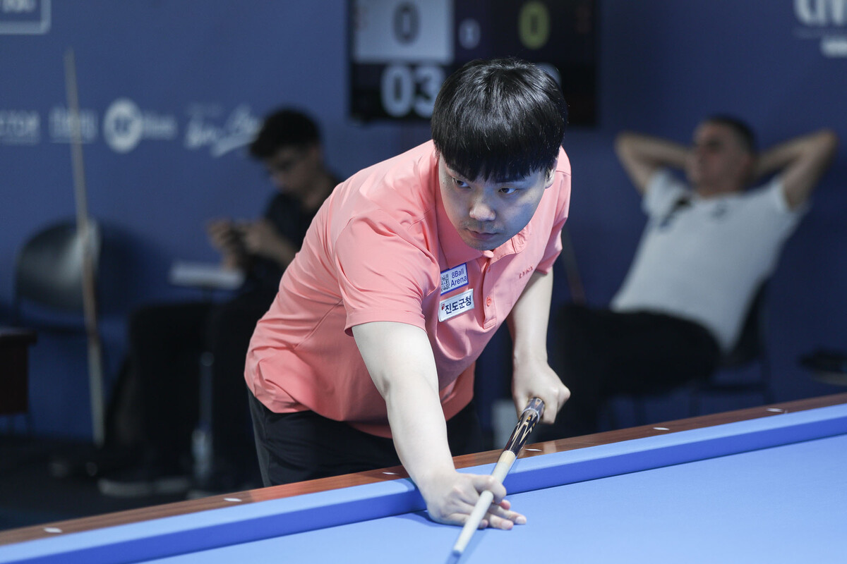 김행직은 지난 2018년 세계선수권 16강전에서 쿠드롱에게 패했고, 이번에 7년 만에 맞대결을 벌인다. 