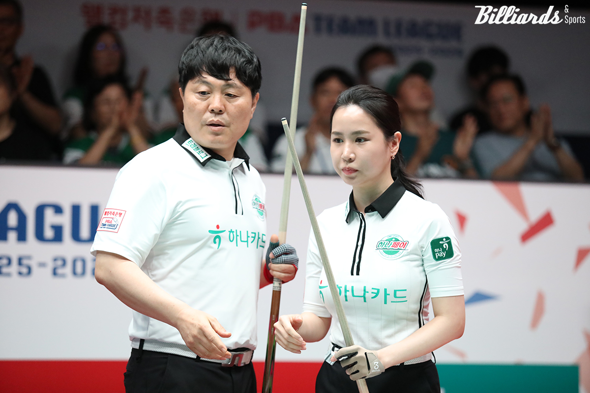 3라운드 첫 경기 혼합복식전을 승리한 하나카드의 김병호-김진아.