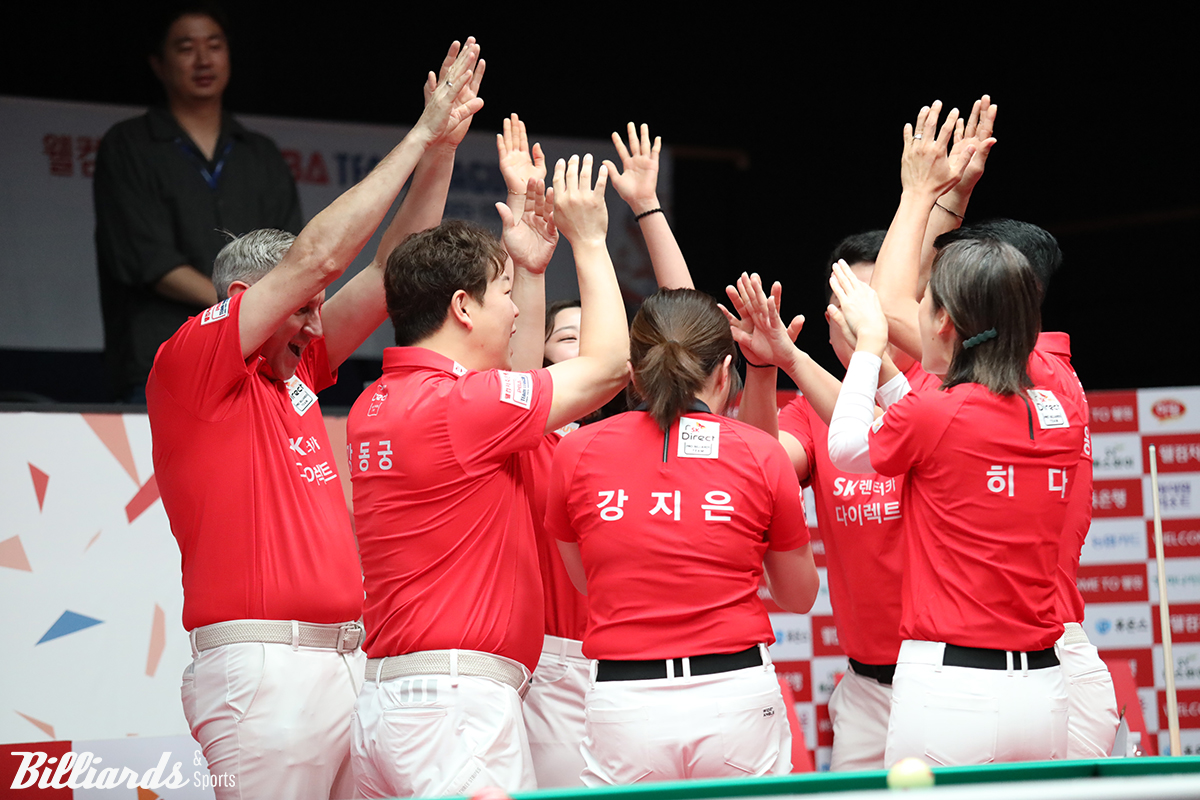 화이팅을 외치는 SK렌터카 선수들.