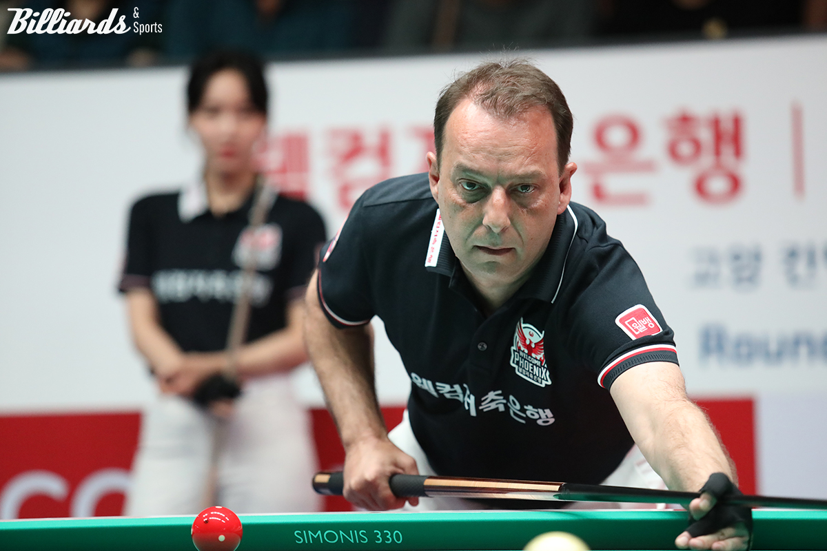 웰컴저축은행이 다니엘 산체스(사진)와 세미 사이그너 등 3쿠션 레전드들의 활약에 힘입어 3승(1패)째를 수확했다.  사진=고양/이용휘 기자