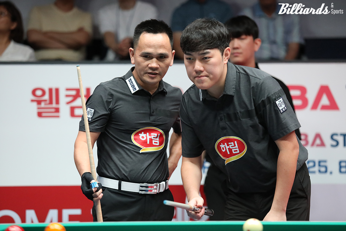 1세트 남자복식을 승리한 하림의 쩐득민(왼쪽)-김준태(오른쪽). 김준태는 이날 3세트까지 2승을 거뒀다.