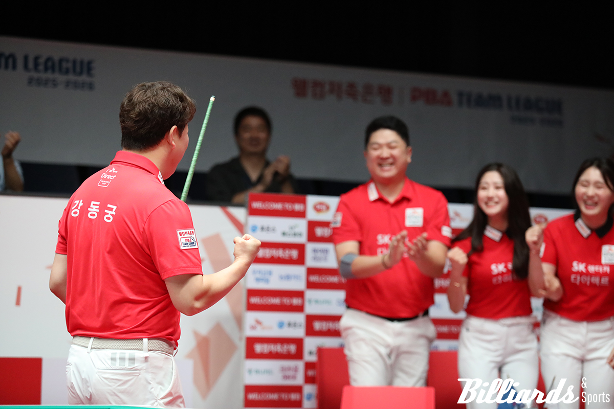 5세트 강동궁의 승리로 3-2 유리한 고지를 취한 SK렌터카.