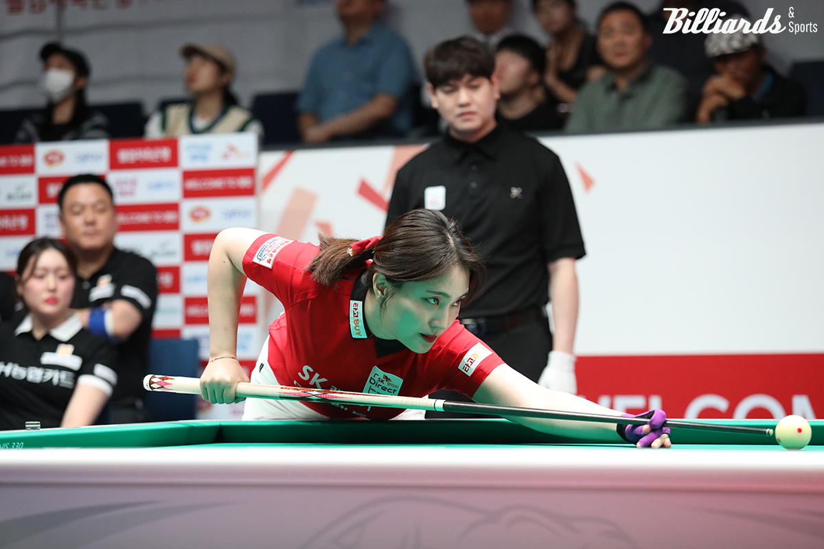 SK렌터카가 팀리그 3라운드 7일 차 경기에서 2위 NH농협카드의 도전을 4-2로 잠재우며 1위 자리를 굳게 지켰다. 사진은 이날 4세트와 6세트를 승리한 SK렌터카 강지은.  사진=고양/이용휘 기자