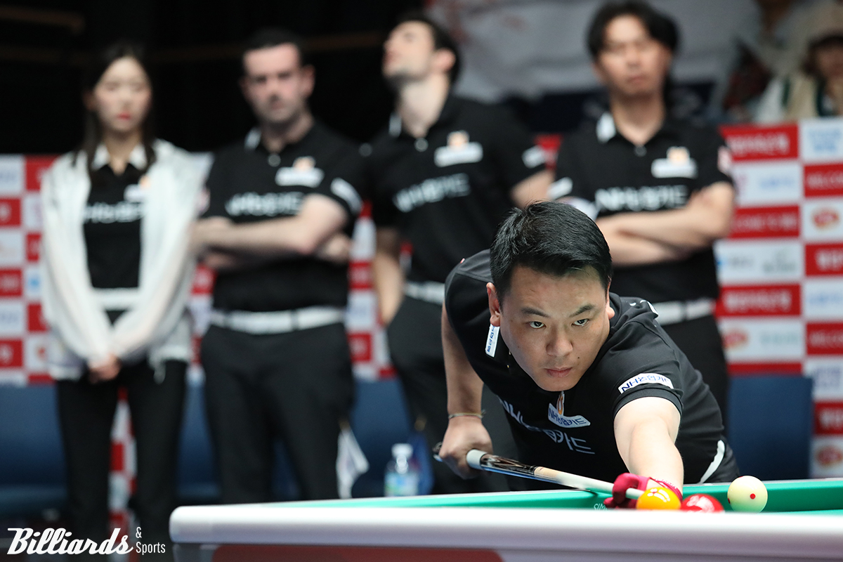 1세트에 이어 5세트를 승리한 NH농협카드 리더 조재호.