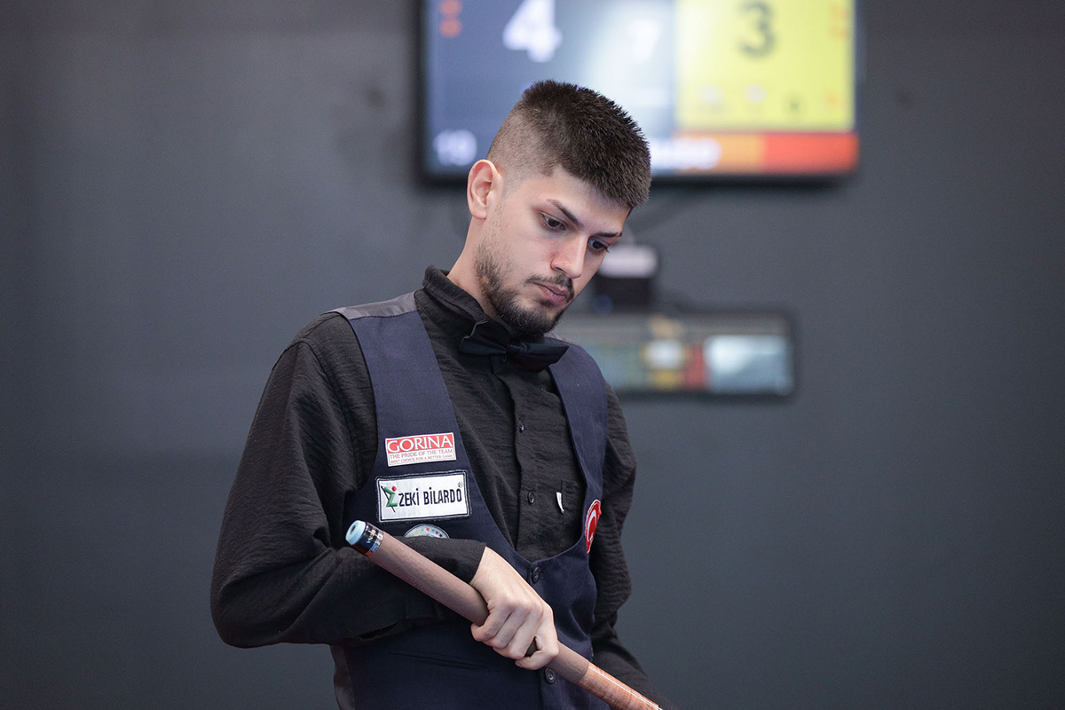 '디펜딩 챔피언' 세이멘 외즈바시도 8강에 안착했다.