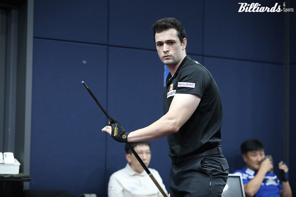 박기호에게 3-1로 승리한 이반 마요르(NH농협카드).