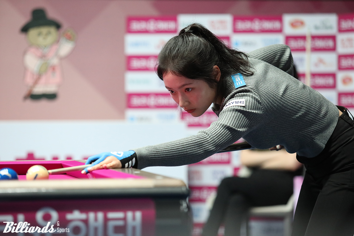 한지은(에스와이)이 1일 열린 5차 투어 32강전에서 서한솔(우리금융캐피탈)에게 3-0으로 완승을 거두며 16강에 진출했다.  사진=고양/이용휘 기자