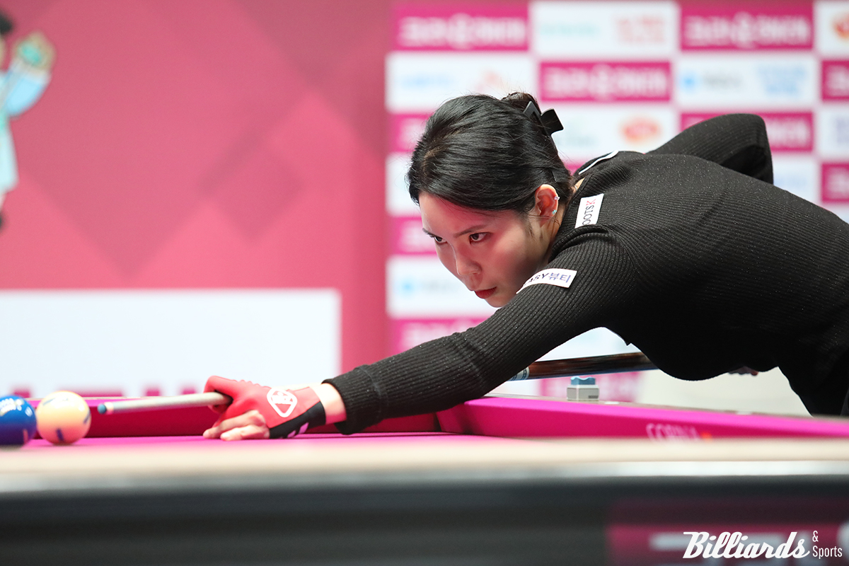 8개월 전 김상아에게 당한 패배를 복수하며 16강에 진출한 이우경.