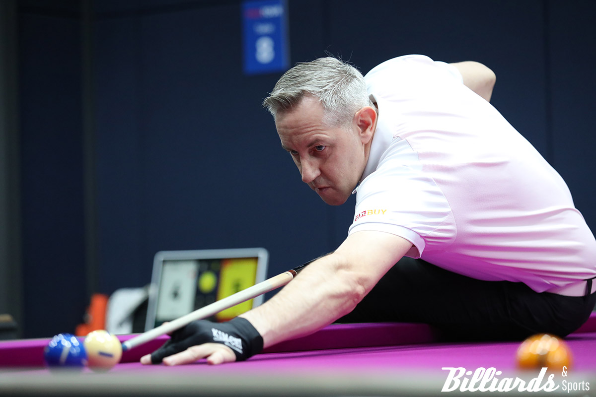 김준태를 3-0으로 제압하고 16강에 오른 에디 레펀스.