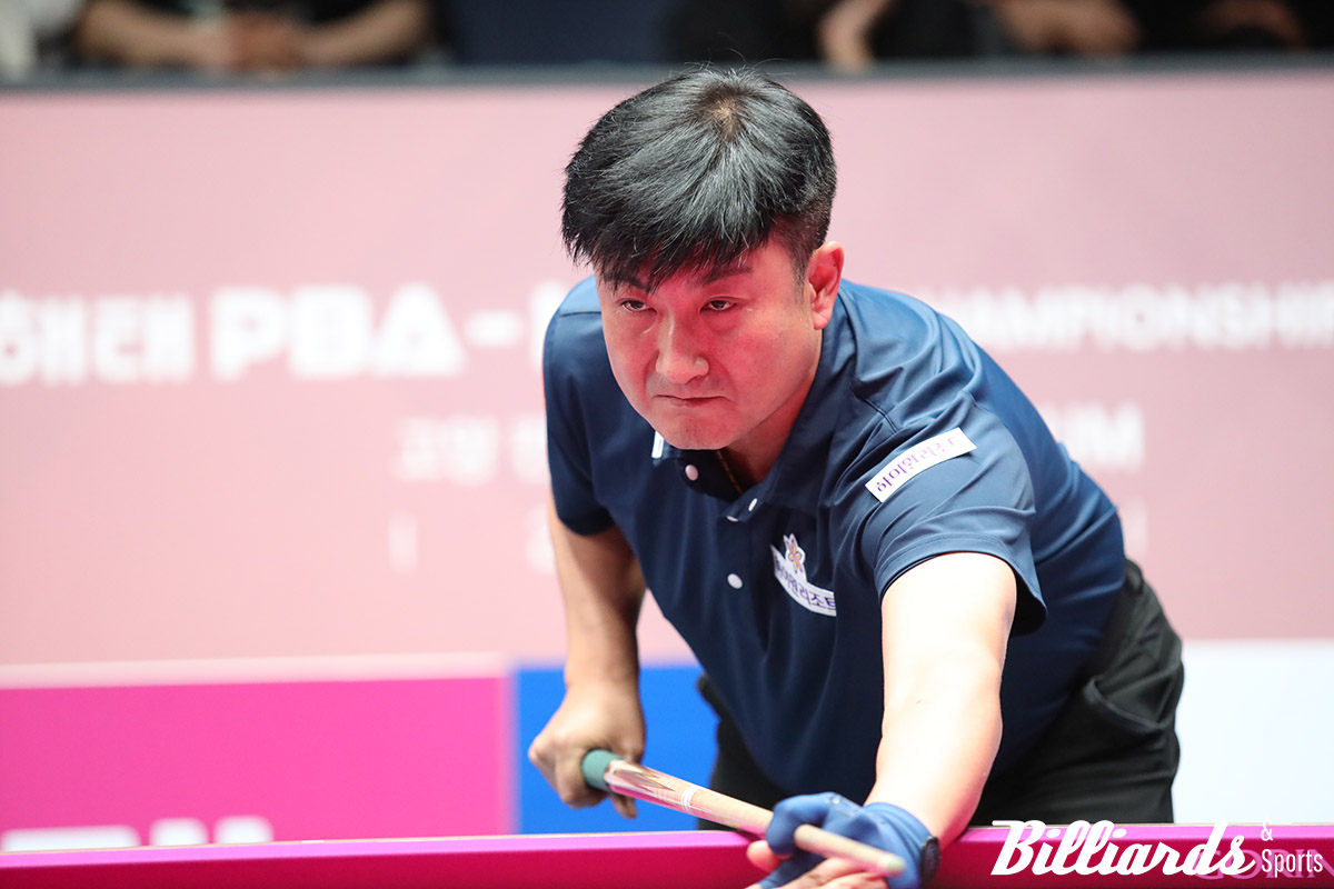 이충복은 시즌 첫 4강 진출을 노렸으나 강민구에게 1-3으로 패하고 말았다.