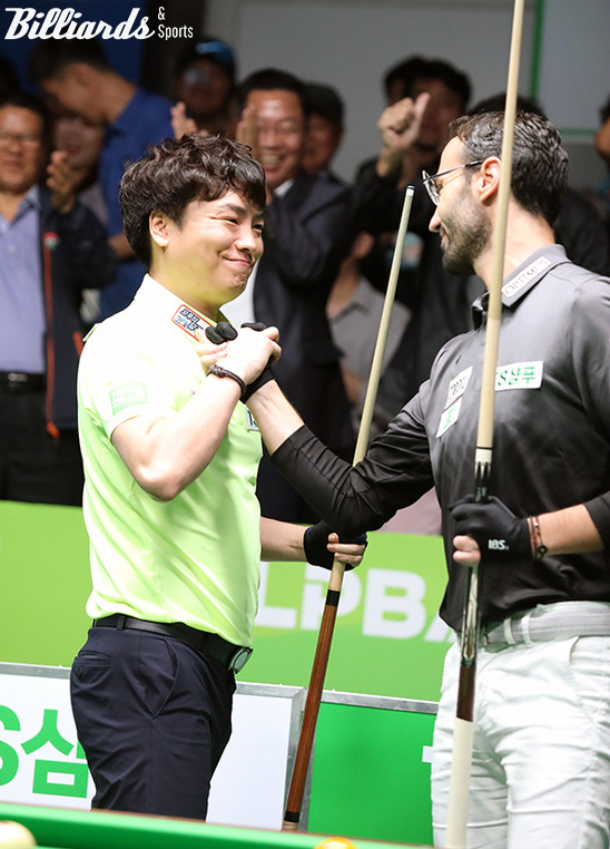 PBA 초대 챔피언 자리를 내준 필리포스 카시도코스타스(그리스)에게 강민구는 첫 번째 '한가위 당구 대전' 준결승에서 카시도코스타스에게 복수하며 결승에 올라갔다.