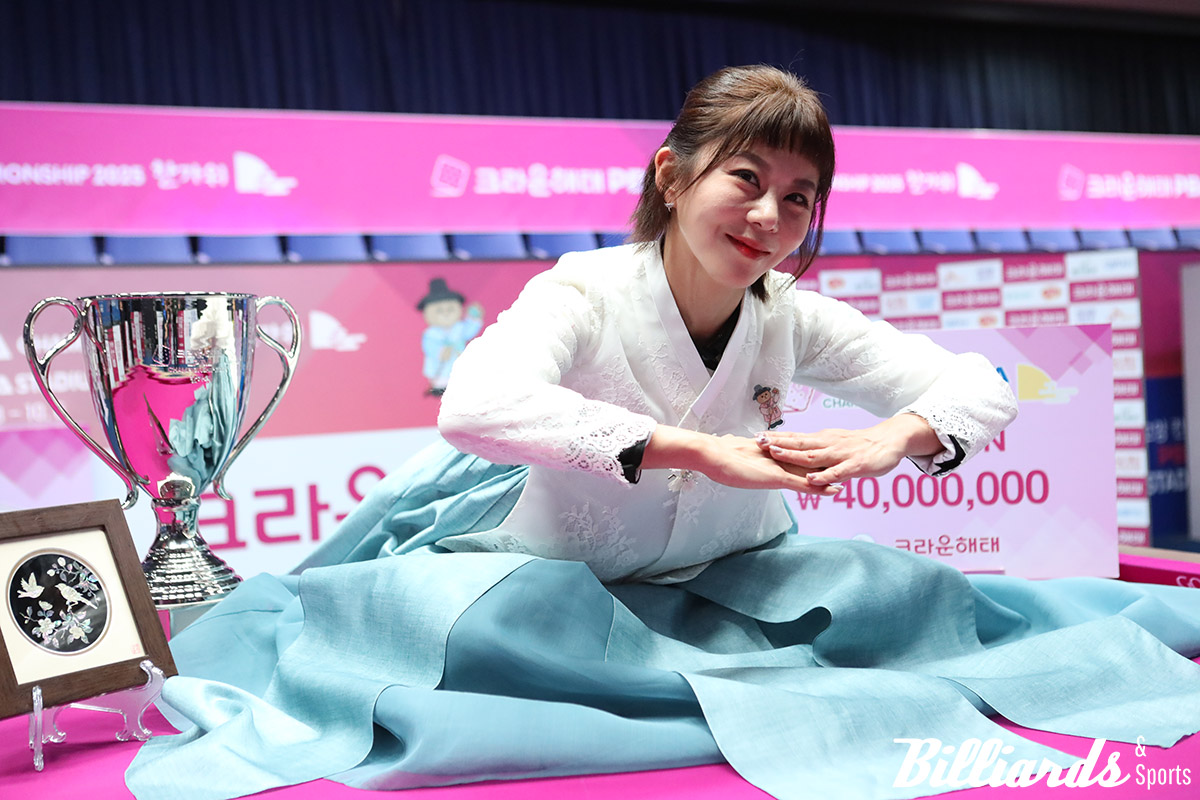 '한가위 당구여왕' 자리를 지켜낸 김가영이 당구 팬들에게 추석 인사를 하고 있다.  사진=고양/이용휘 기자