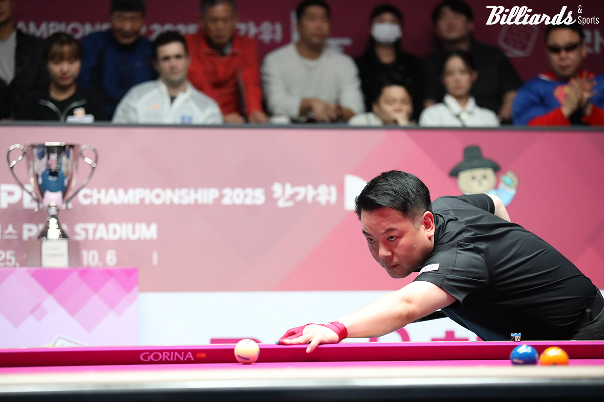 조재호는 초반 두 세트를 먼저 따내고 3세트도 9:0으로 앞서며 결승전 분위기를 장악했다.