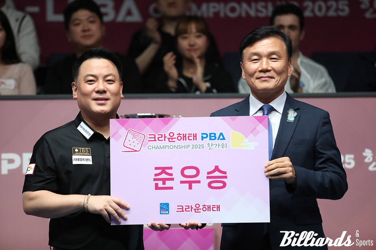 시즌 두 번째 준우승을 차지한 조재호와 크라운해태 기종표 단장. 사진=고양/이용휘 기자