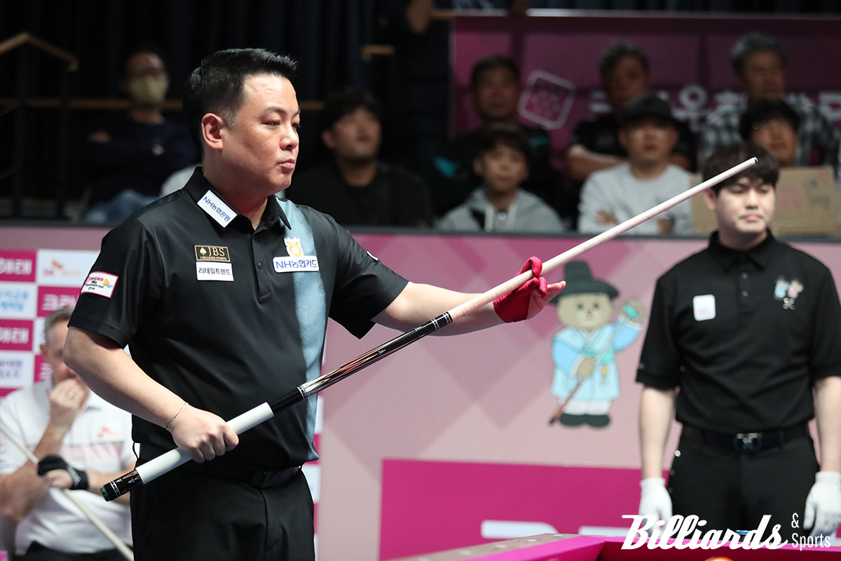 결승전에서 에디 레펀스와 대결 중인 조재호.