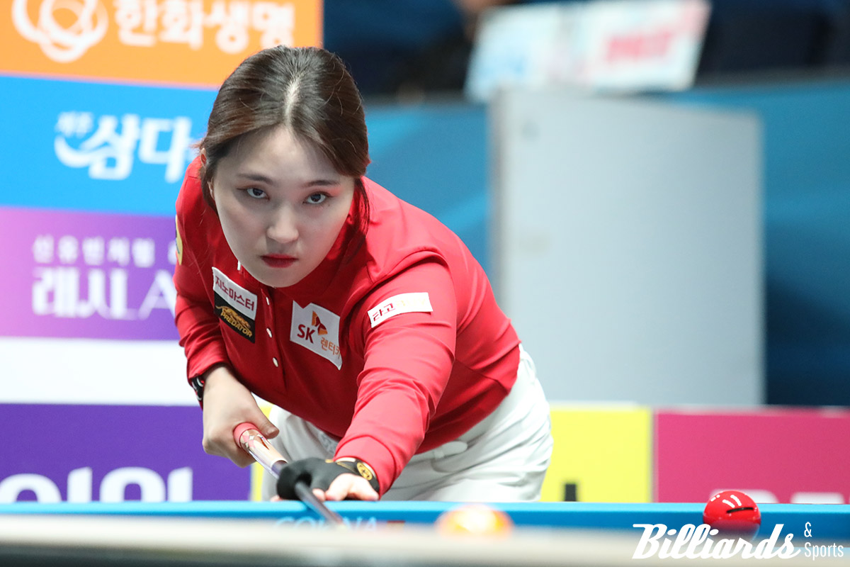 'SK렌터카 집안싸움'에서 강지은이 히다 오리에를 3-0으로 꺾고 16강에 올랐다.  사진=고양/이용휘 기자