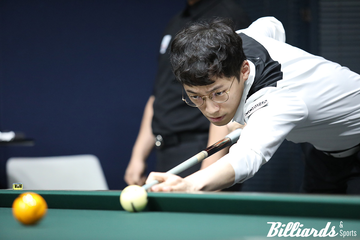 문성원과 64강전에서 대결하는 임완섭.