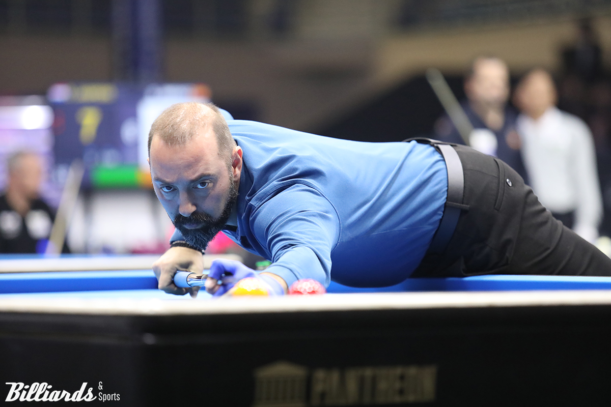 마지막 경기에서 쿠드롱과 16강 티켓이 걸린 최종 승부를 벌이는 니코스 폴리크로노폴로스(그리스).