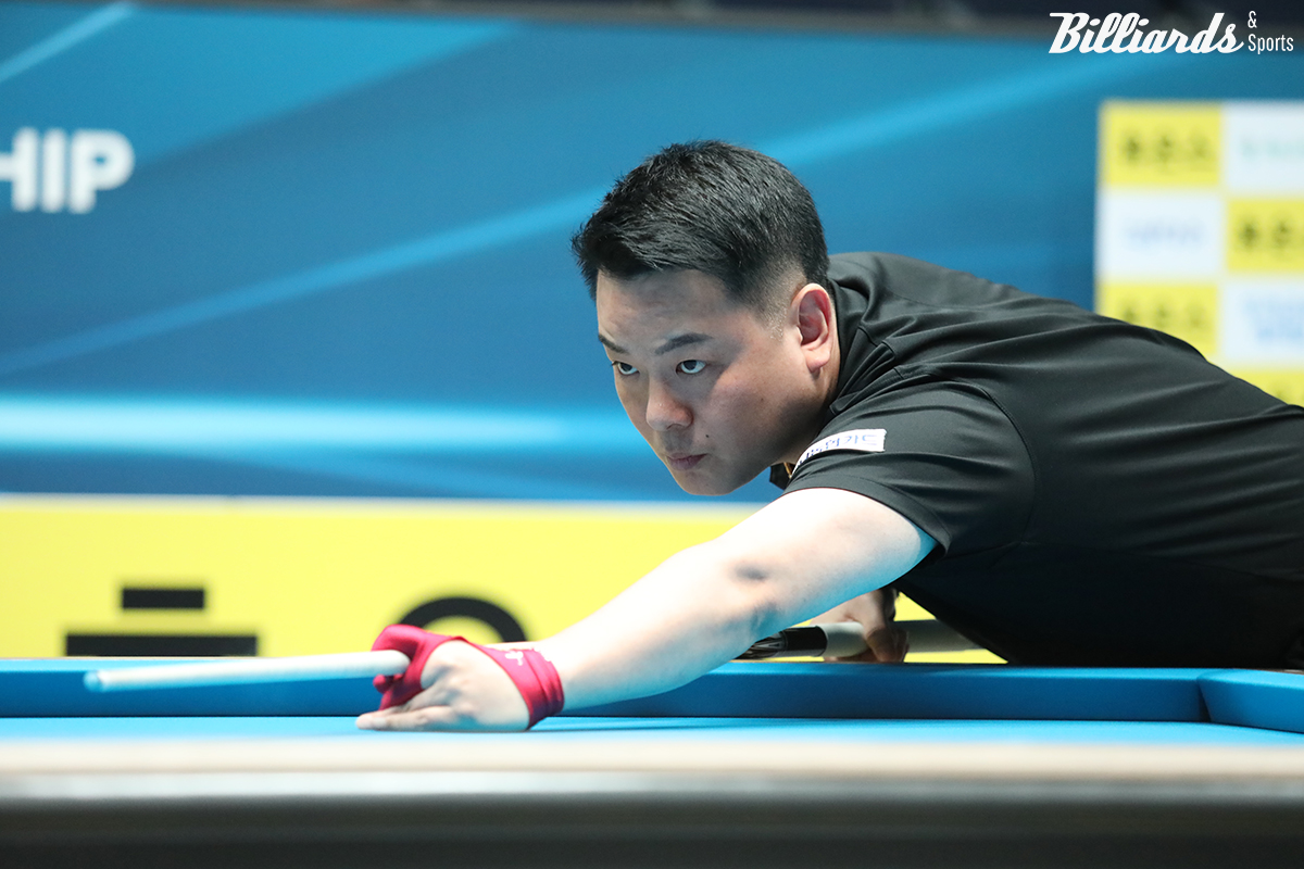 조재호는 응우옌득아인찌엔(베트남)을 세트스코어 3-0으로 누르고 16강에 올라왔다.