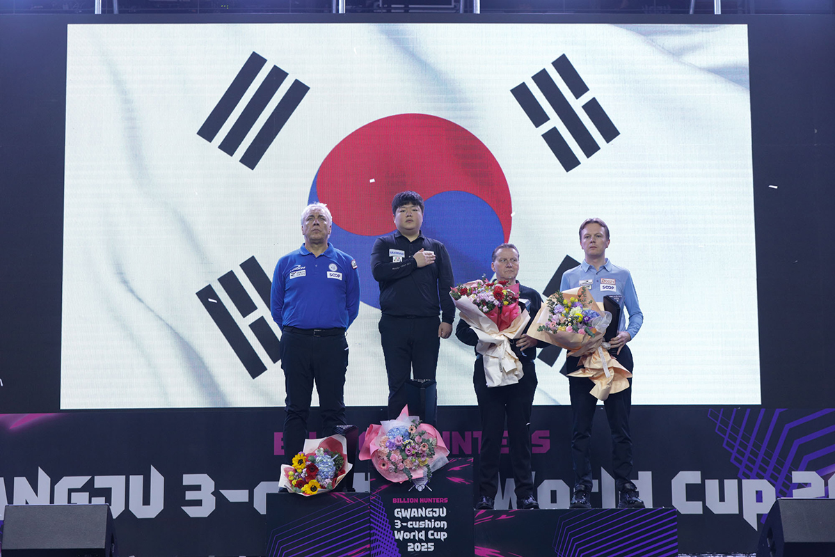 우승을 차지한 조명우(서울시청)를 비롯해 준우승 마르코 자네티(이탈리아), 공동 3위 에디 멕스(벨기에) 글렌 호프만(네덜란드) 등 폐회식 시상대에 선 입상자들.  사진=SOOP 제공