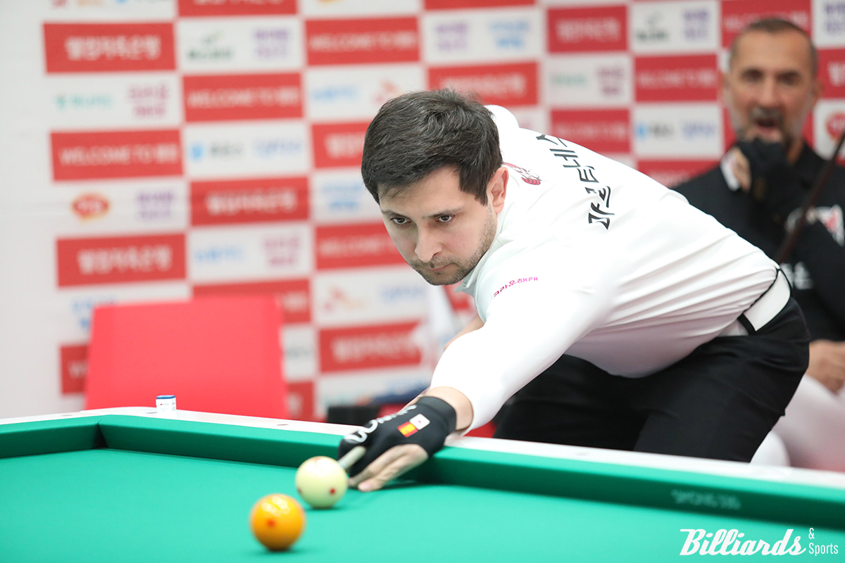 3세트에서 세미 사이그너(튀르키예)를 꺾은 크라운해태의 다비드 마르티네스(스페인).